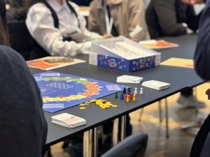 Less Risk More Fun Brettspiel